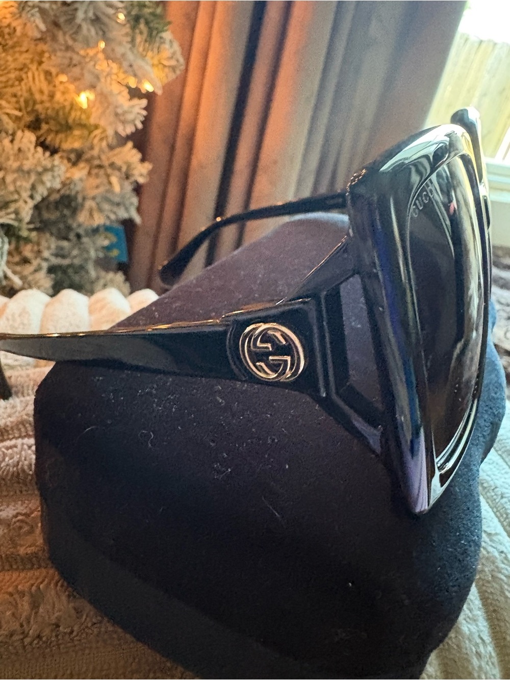 Gucci Oversized Square Black Sunglasses - Picture 5 of 10